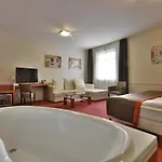 Hotel City Inn Hotel 4*