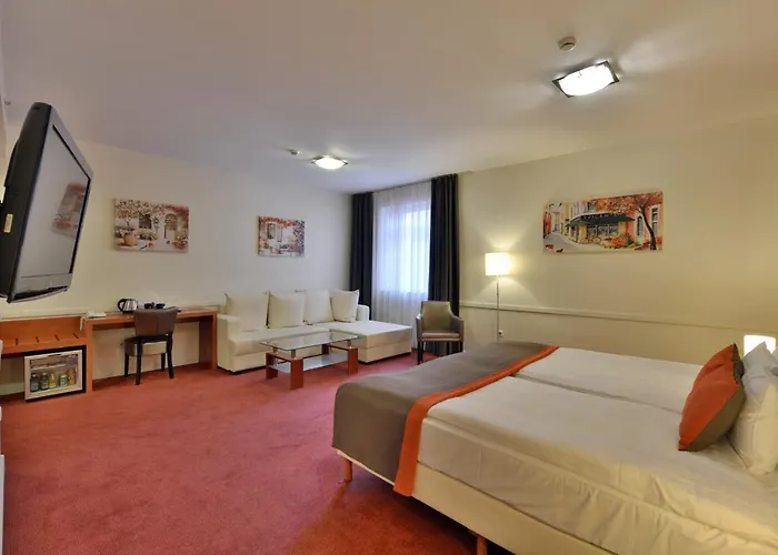 Hotel City Inn Hotel 4*
