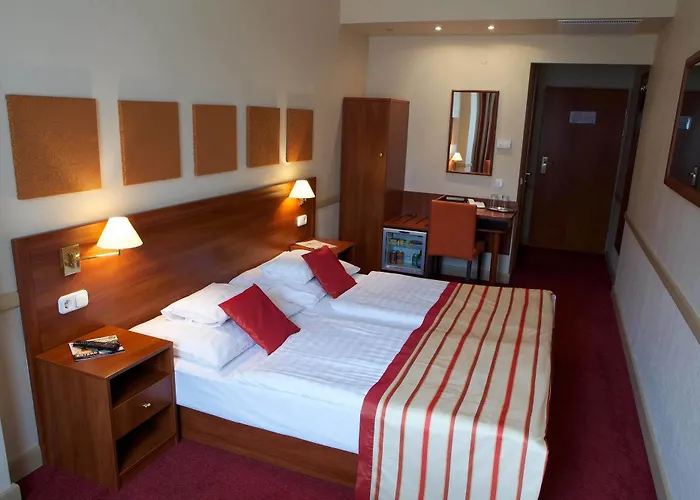 Hotel City Inn מלון 4*