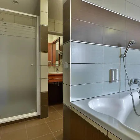 Hotel City Inn 4*