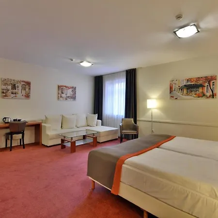 Hotel City Inn Hotel 4*