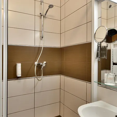 מלון Hotel City Inn