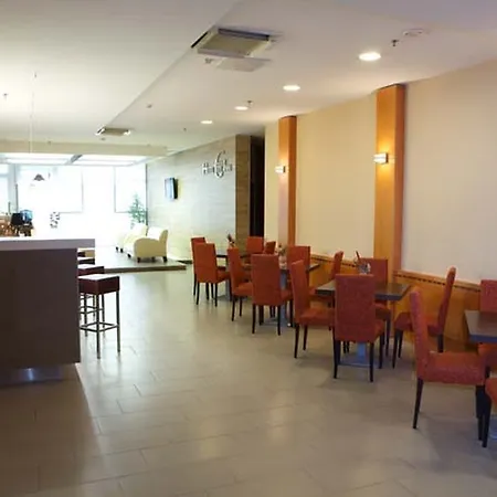 מלון Hotel City Inn