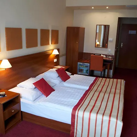 Hotel City Inn Hotel 4*