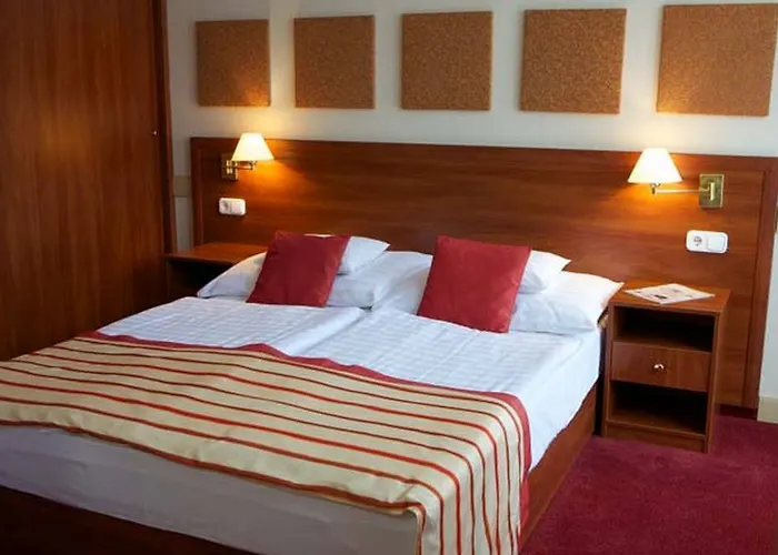 Hotel City Inn Hotel 4*