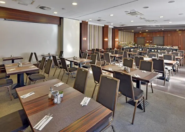 Hotel City Inn Hotell 4*